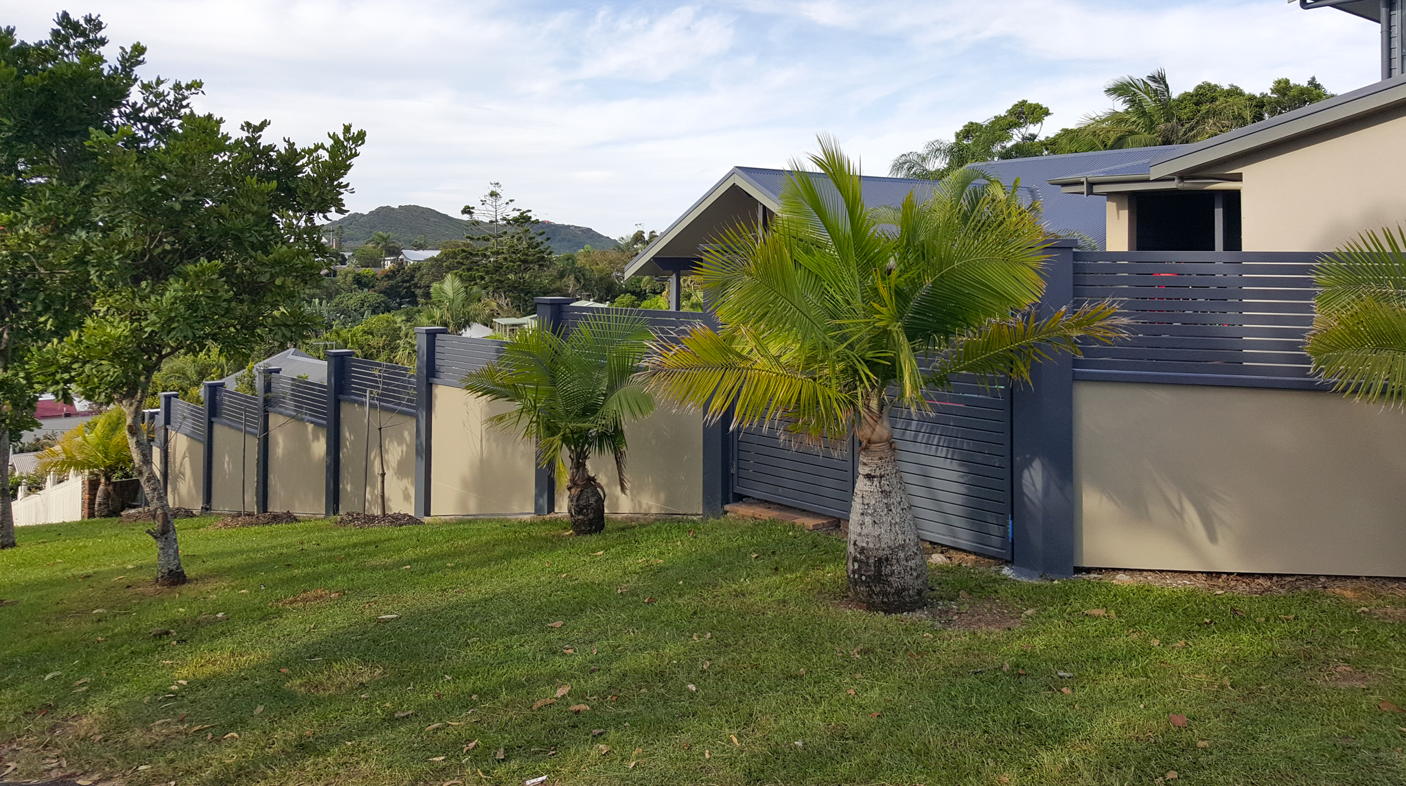 Acoustic fencing installation